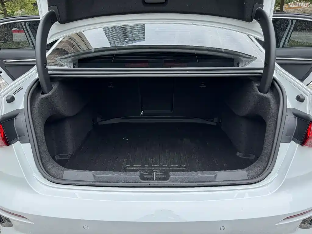 Audi A3 2023 — фото 16