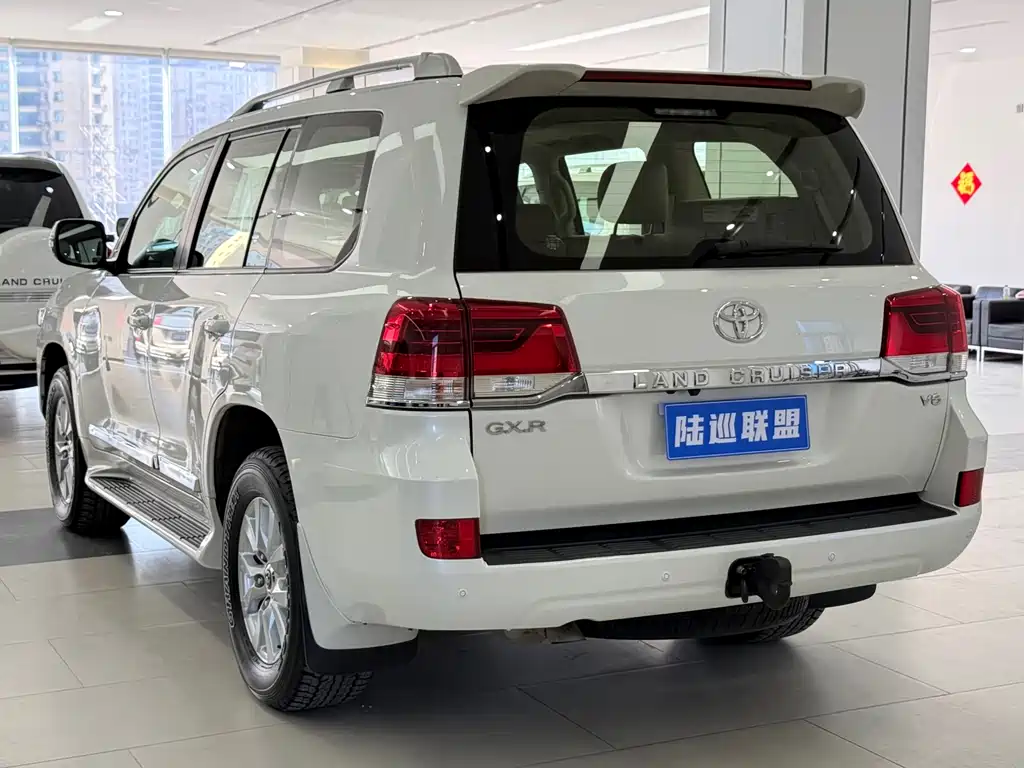 Toyota Land Cruiser 2020 — фото 16