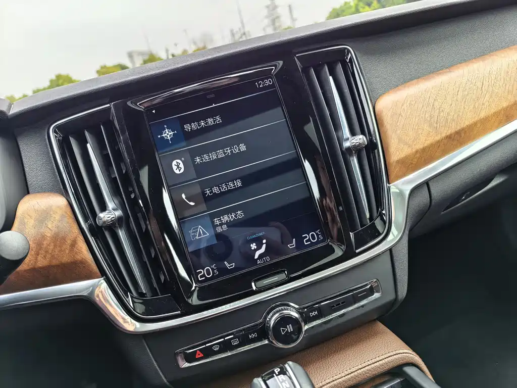 Volvo S90 2018 — фото 15