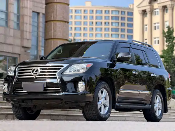 Lexus LX 2013