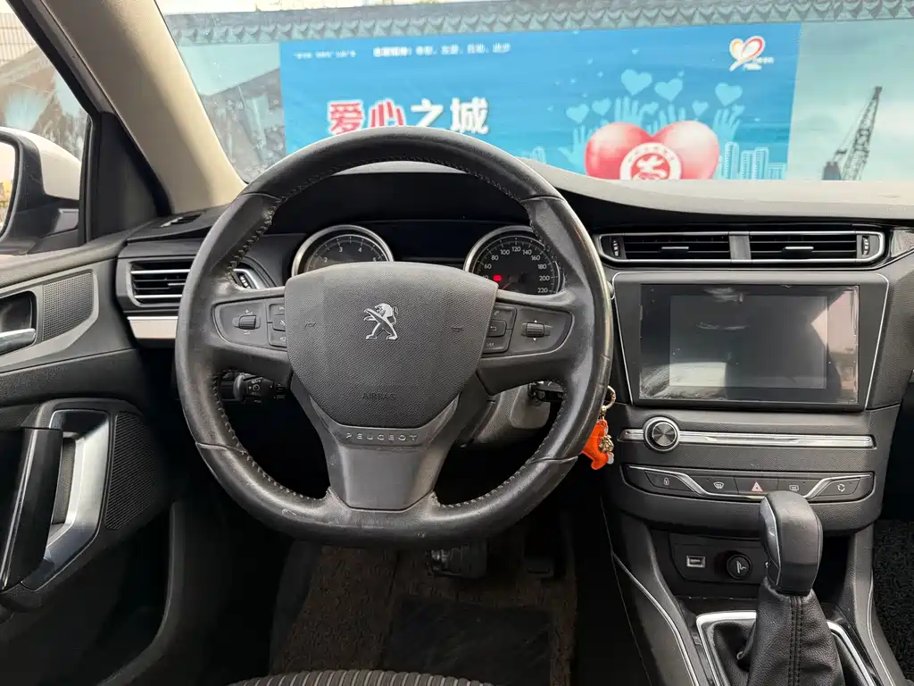 Peugeot 408 2015 — фото 13