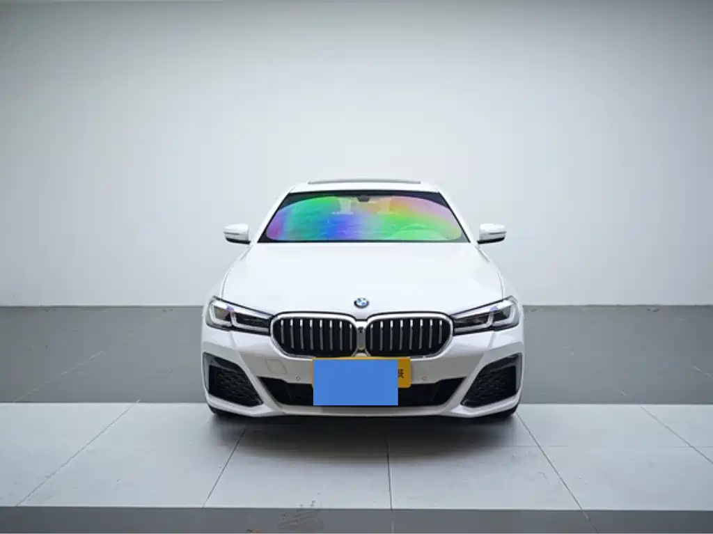 BMW 5 Series 2021 — фото 1