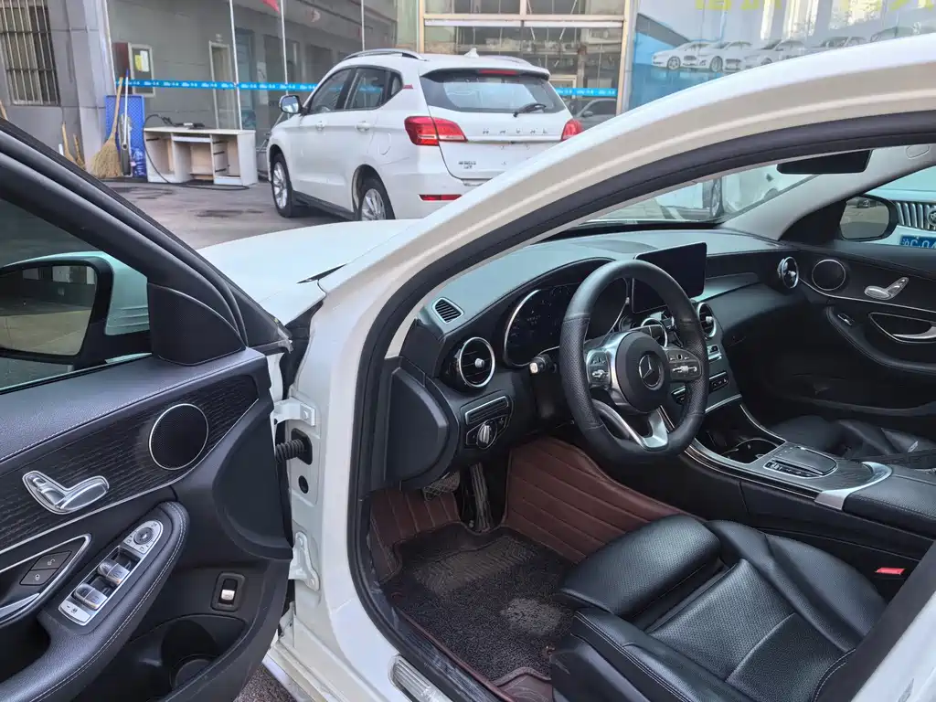 Mercedes-Benz C-Class 2021