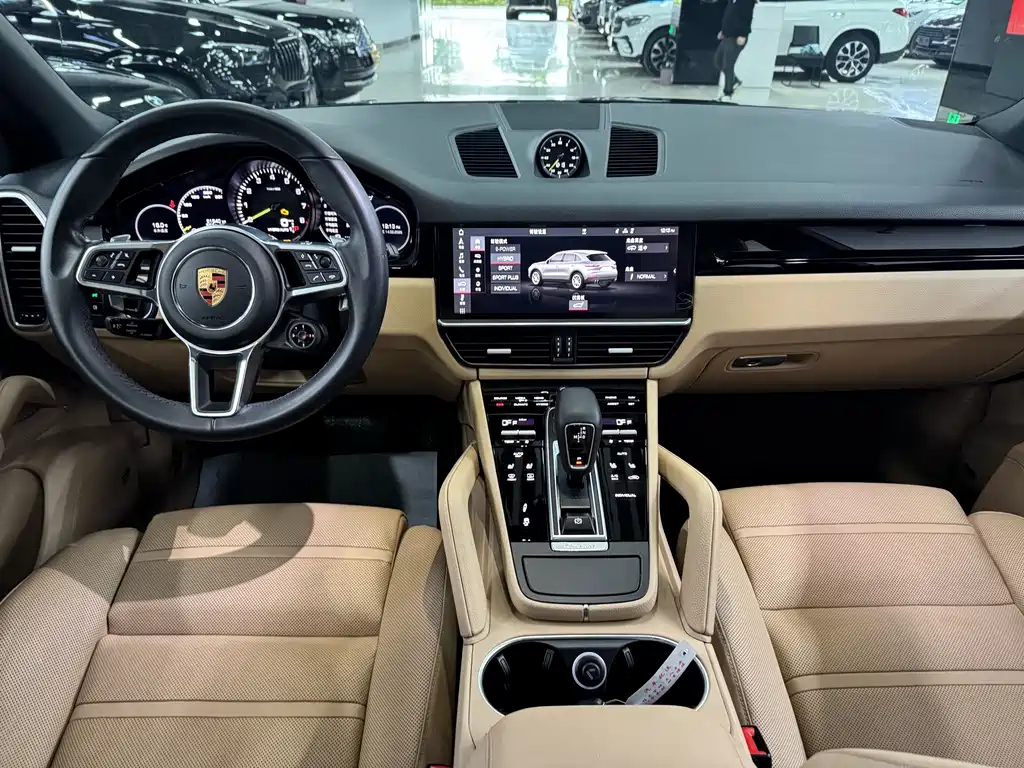 Porsche Cayenne Hybrid 2019 — фото 6