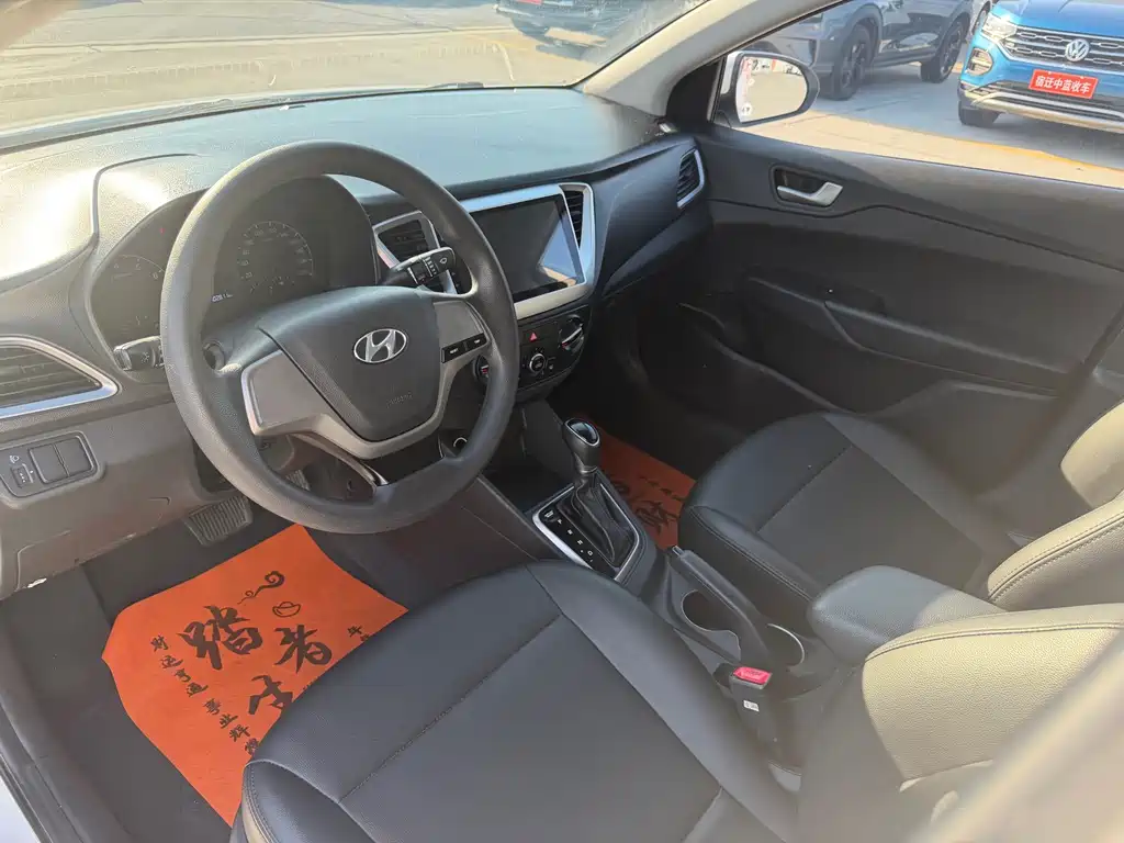 Hyundai Verna 2017 — фото 10