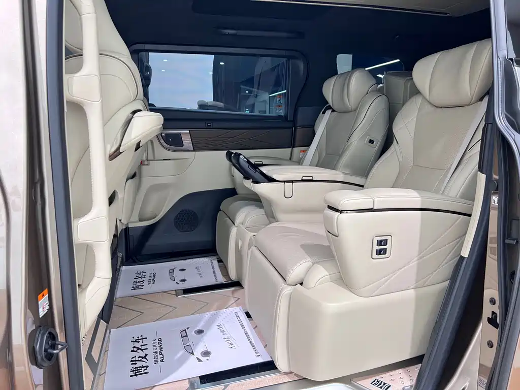 Toyota Alphard 2025 — фото 15