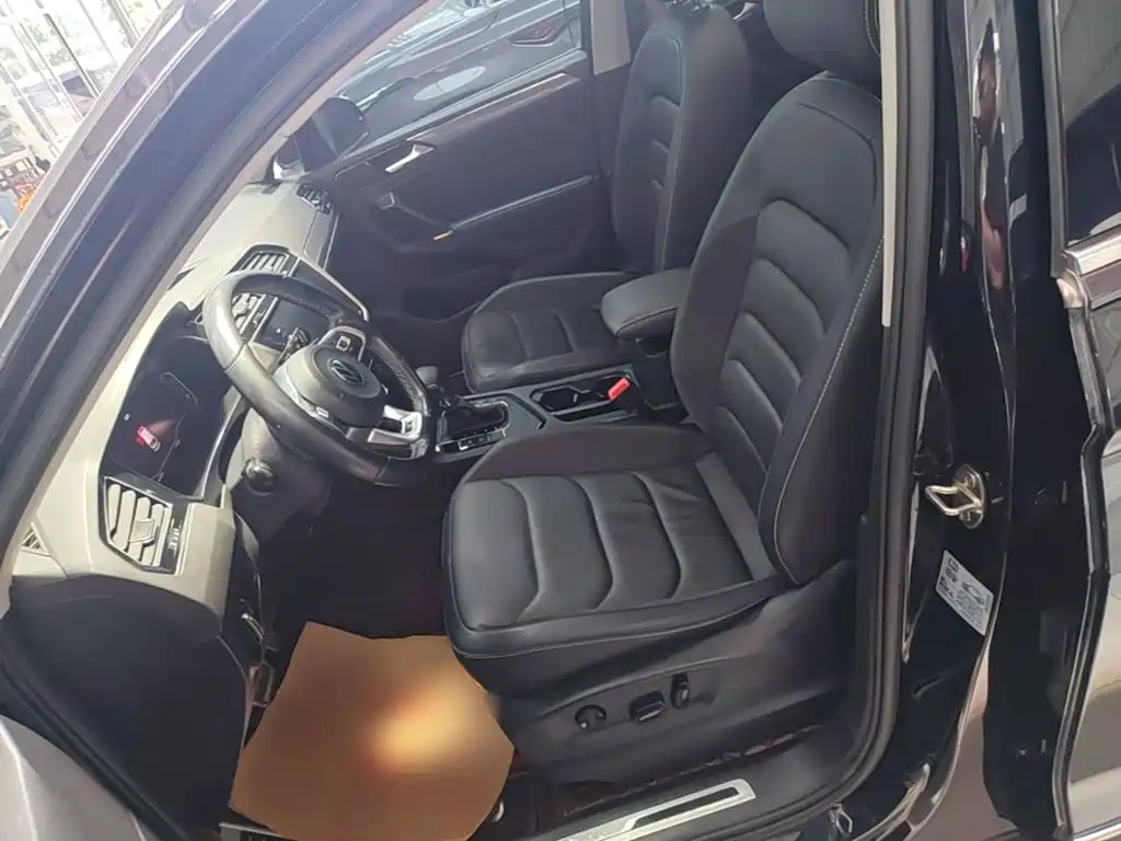 Volkswagen Tiguan L 2020 — фото 15