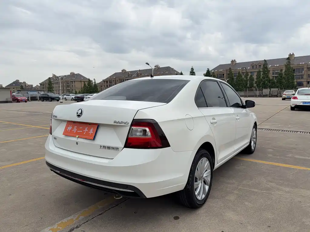 Skoda Rapid 2018 — фото 6