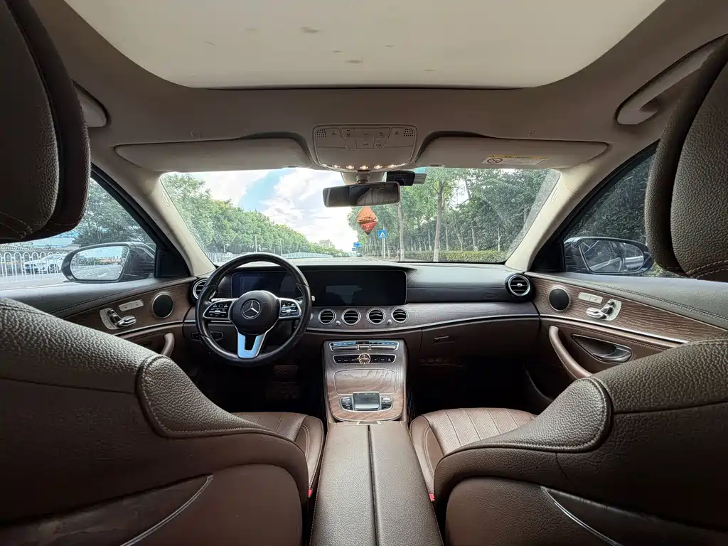 Mercedes-Benz E-Class 2018 — фото 14