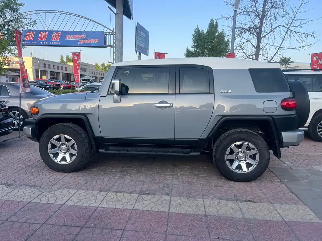 Toyota FJ Cruiser 2019 — фото 6