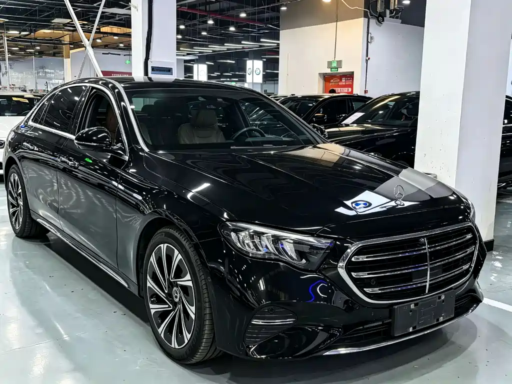 Mercedes-Benz E-Class 2024 — фото 3