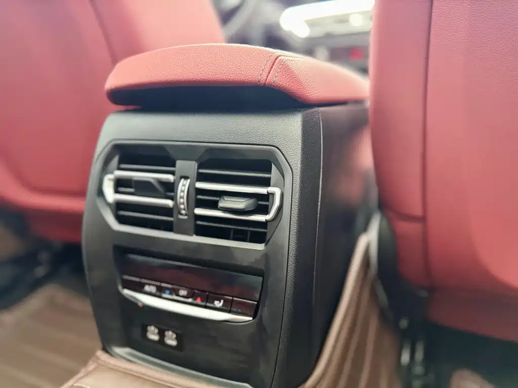 BMW 3 Series 2023 — фото 15