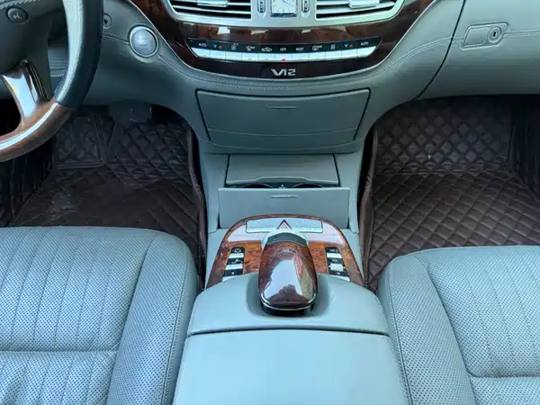 Mercedes-Benz S-Class 2009