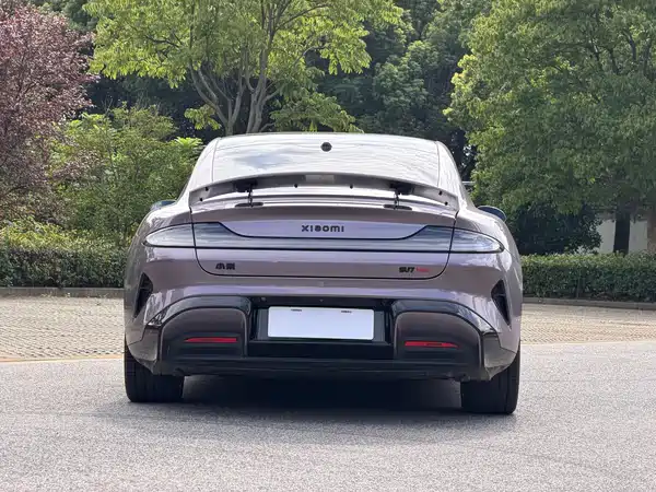 Xiaomi SU7 2024