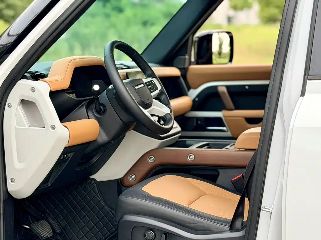 Land Rover Defender 2024 — фото 4