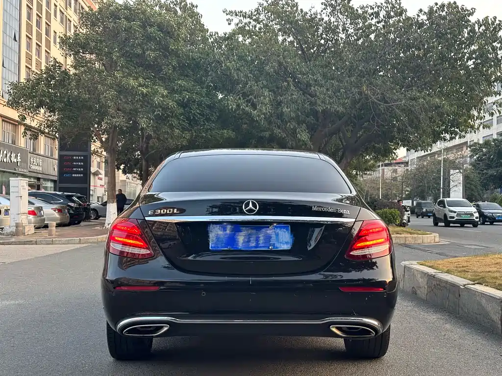 Mercedes-Benz E-Class 2018 — фото 8
