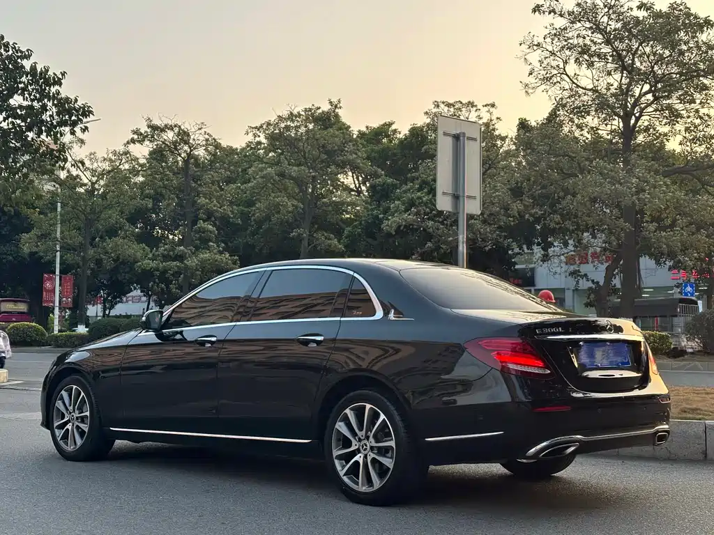 Mercedes-Benz E-Class 2018 — фото 9