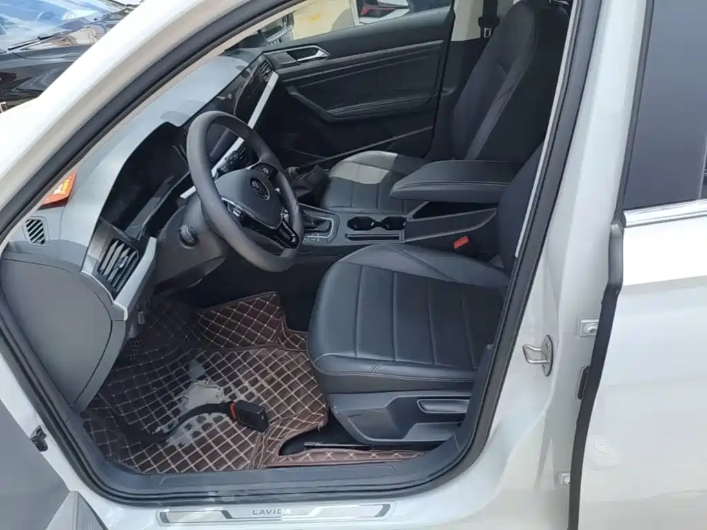 Volkswagen Lavida 2022 — фото 15