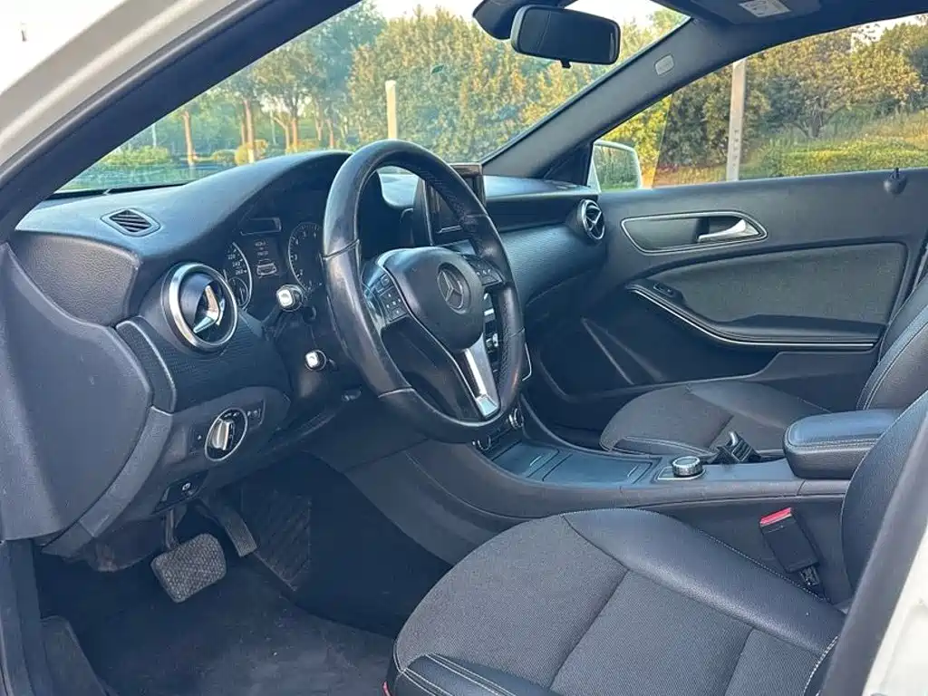 Mercedes-Benz A-Class 2014 — фото 8