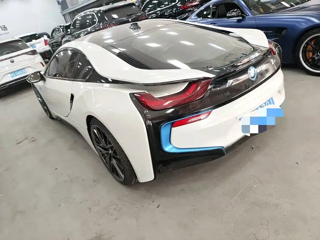 BMW i8 2017 — фото 6