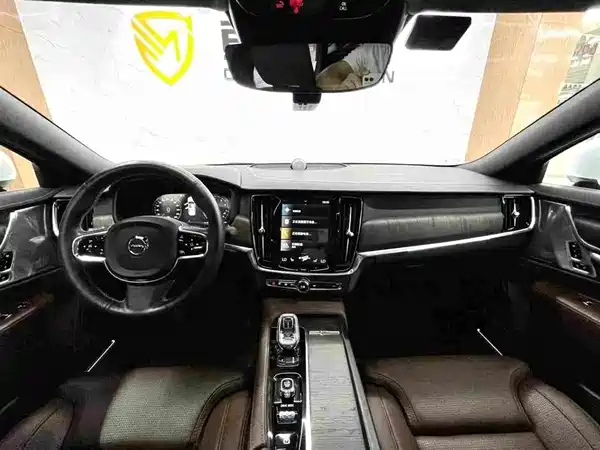 Volvo S90 2021