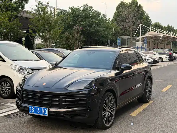 Porsche Cayenne 2025