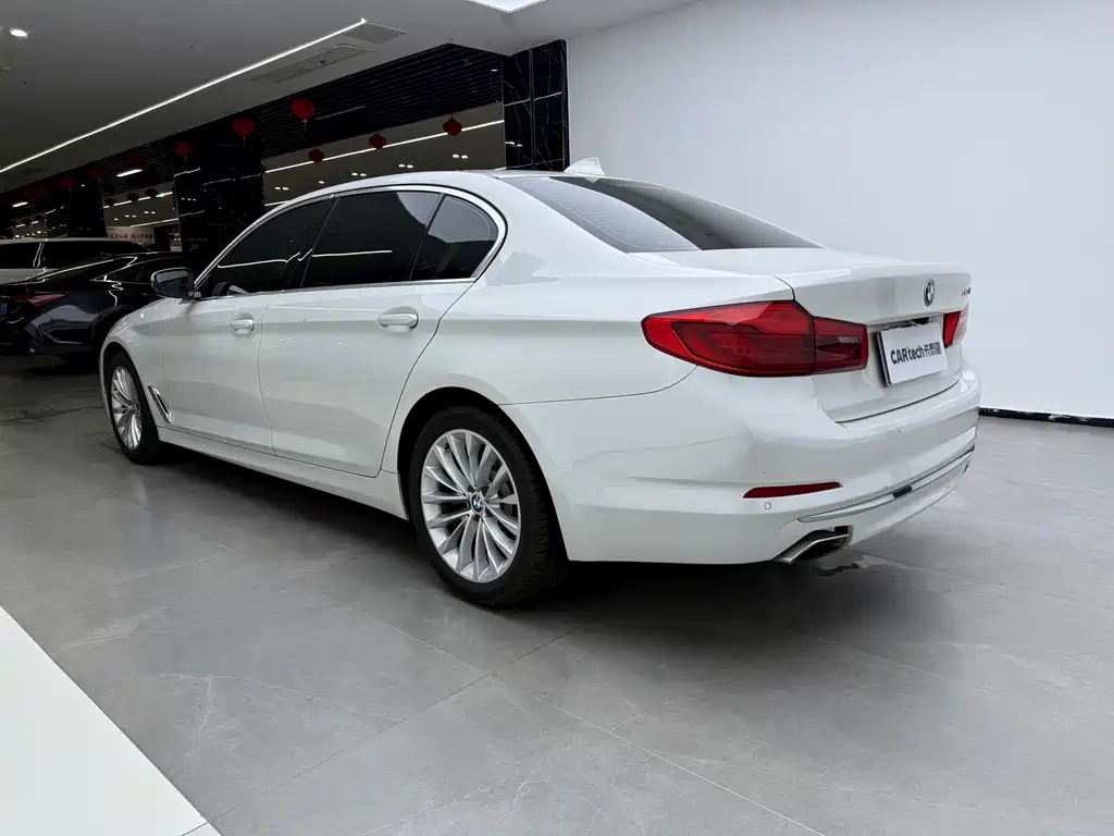 BMW 5 Series 2019 — фото 4
