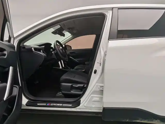 Toyota Corolla Cross 2022 — фото 16