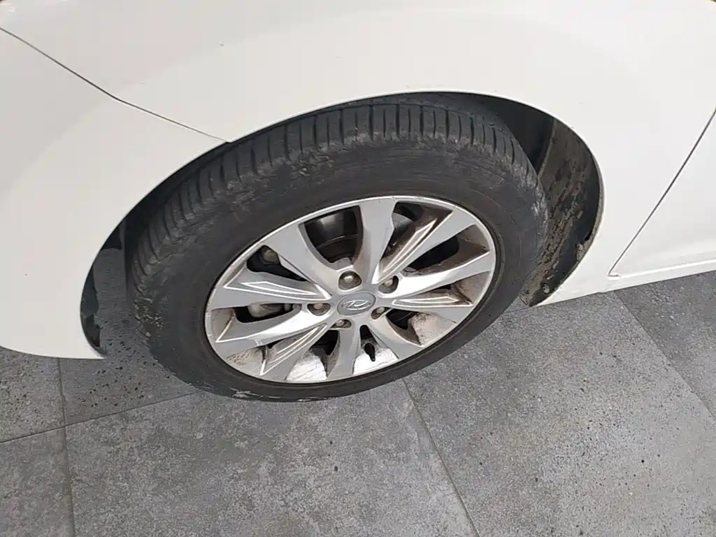 Hyundai Elantra Langdong 2017 — фото 23