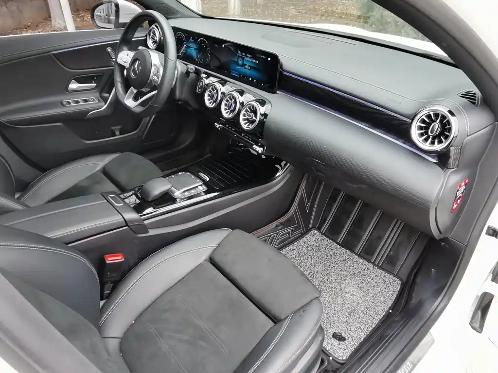 Mercedes-Benz A-Class 2021 — фото 12
