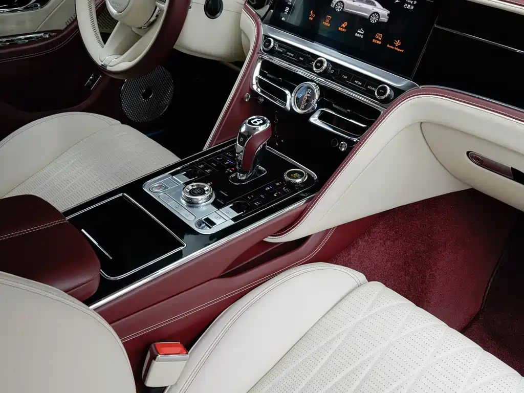 Bentley Flying Spur 2023 — фото 4