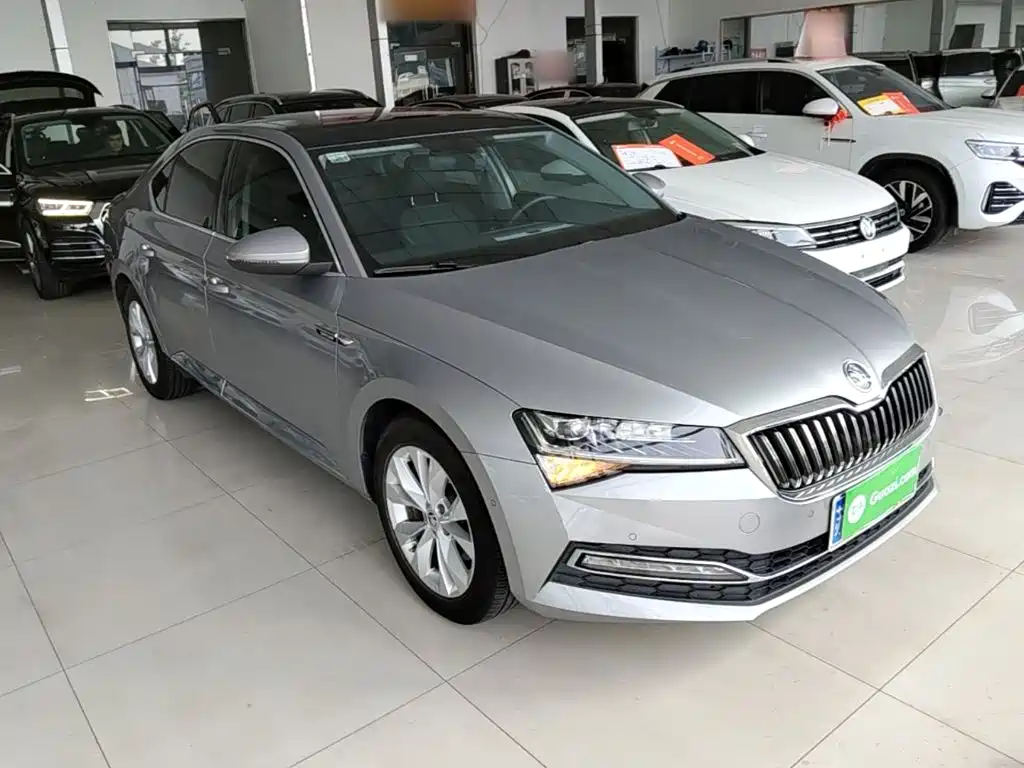 Skoda Superb 2021 — фото 4