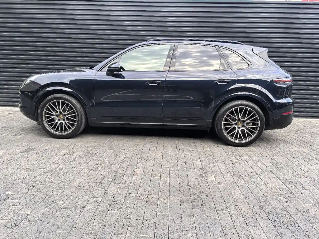 Porsche Cayenne 2021 — фото 19