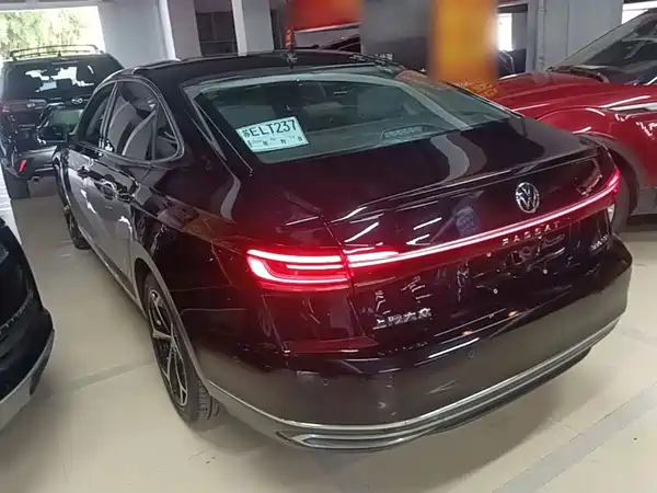 Volkswagen Passat 2023
