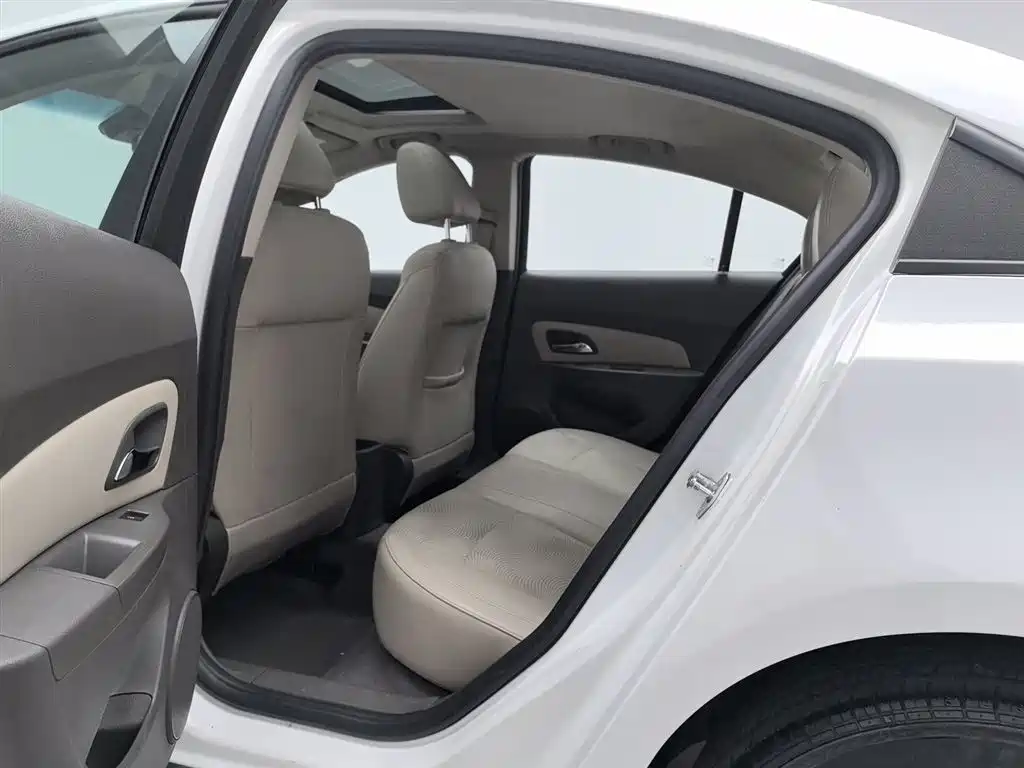 Chevrolet Cruze 2015 — фото 15