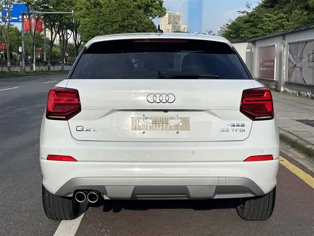 Audi Q2L 2021 — фото 9