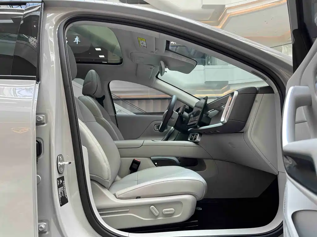 Leapmotor B01 2025 — фото 12