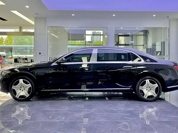 Mercedes-Benz Maybach S-Class 2025