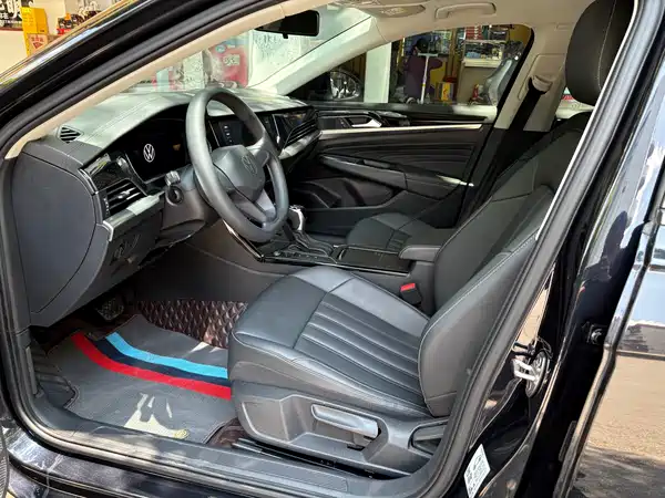 Volkswagen Passat 2023