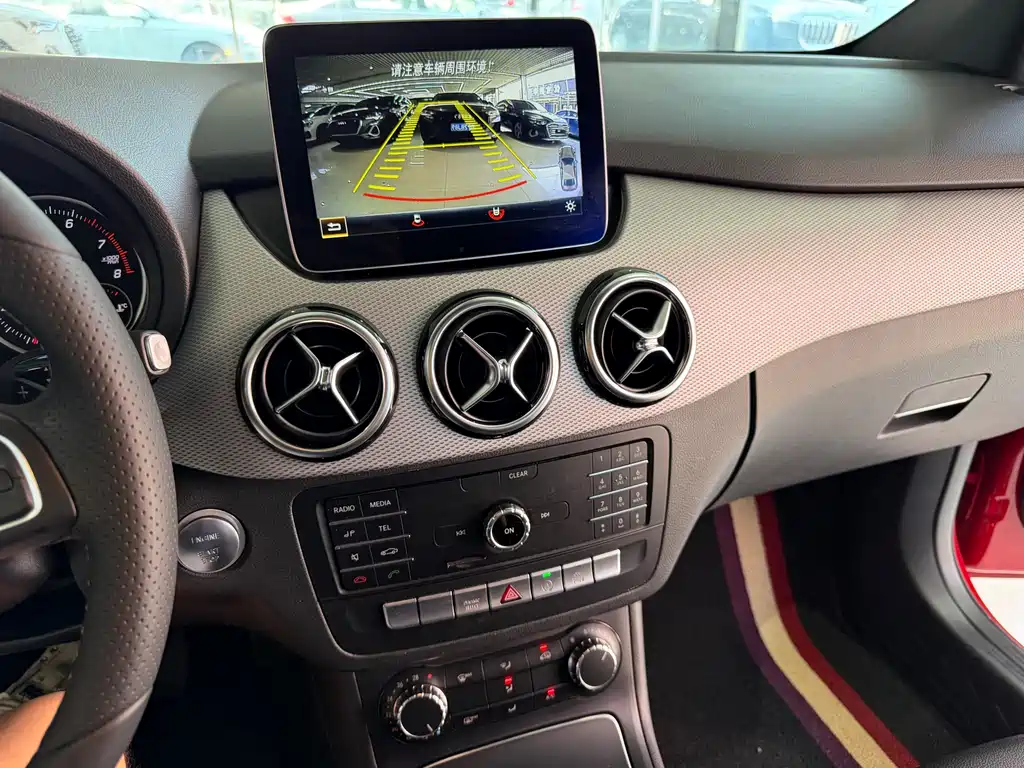 Mercedes-Benz B-Class 2018 — фото 15