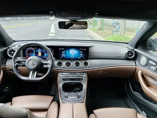 Mercedes-Benz E-Class 2022