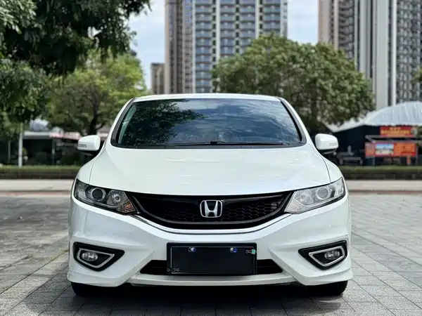 Honda Jade 2016