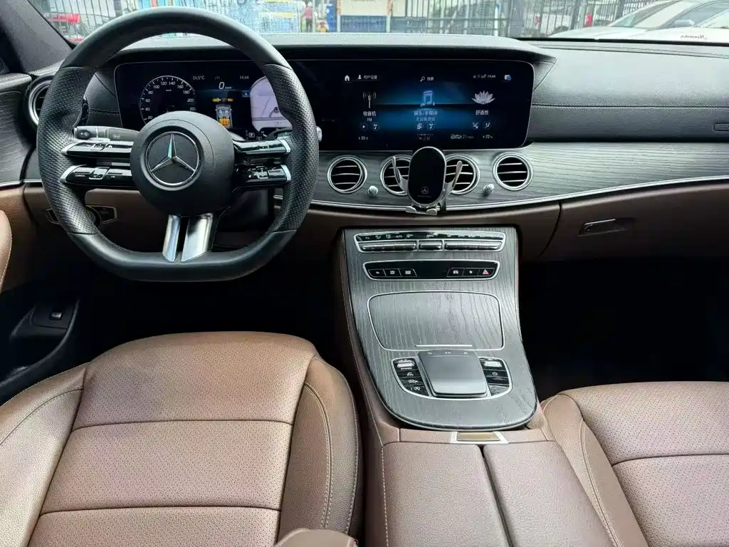 Mercedes-Benz E-Class 2021 — фото 10