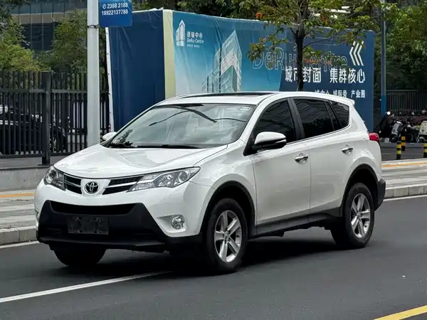 Toyota RAV4 2014
