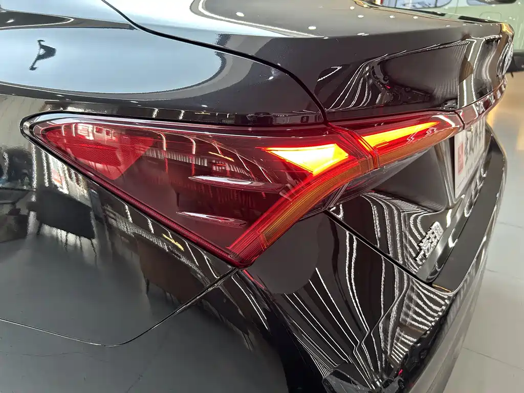 Toyota Avalon 2022 — фото 39
