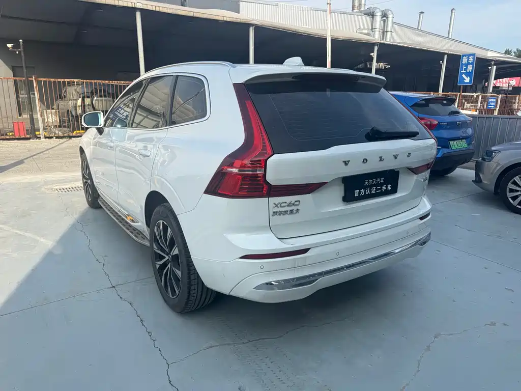 Volvo XC60 2022 — фото 5