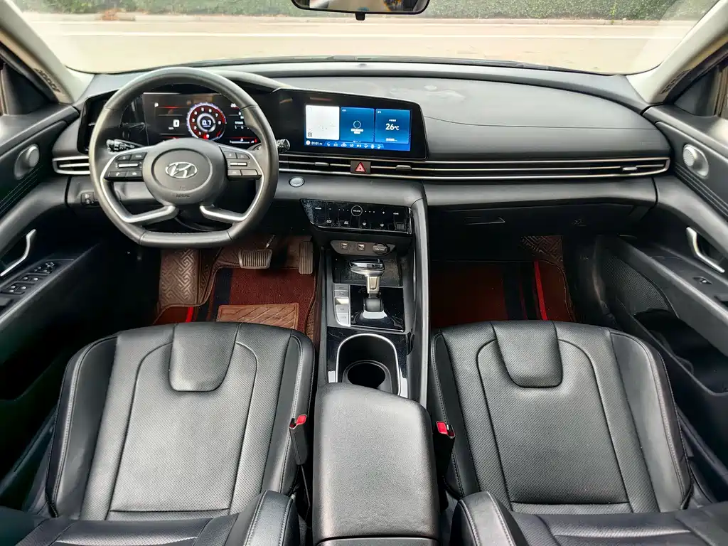 Hyundai Elantra 2022 — фото 12