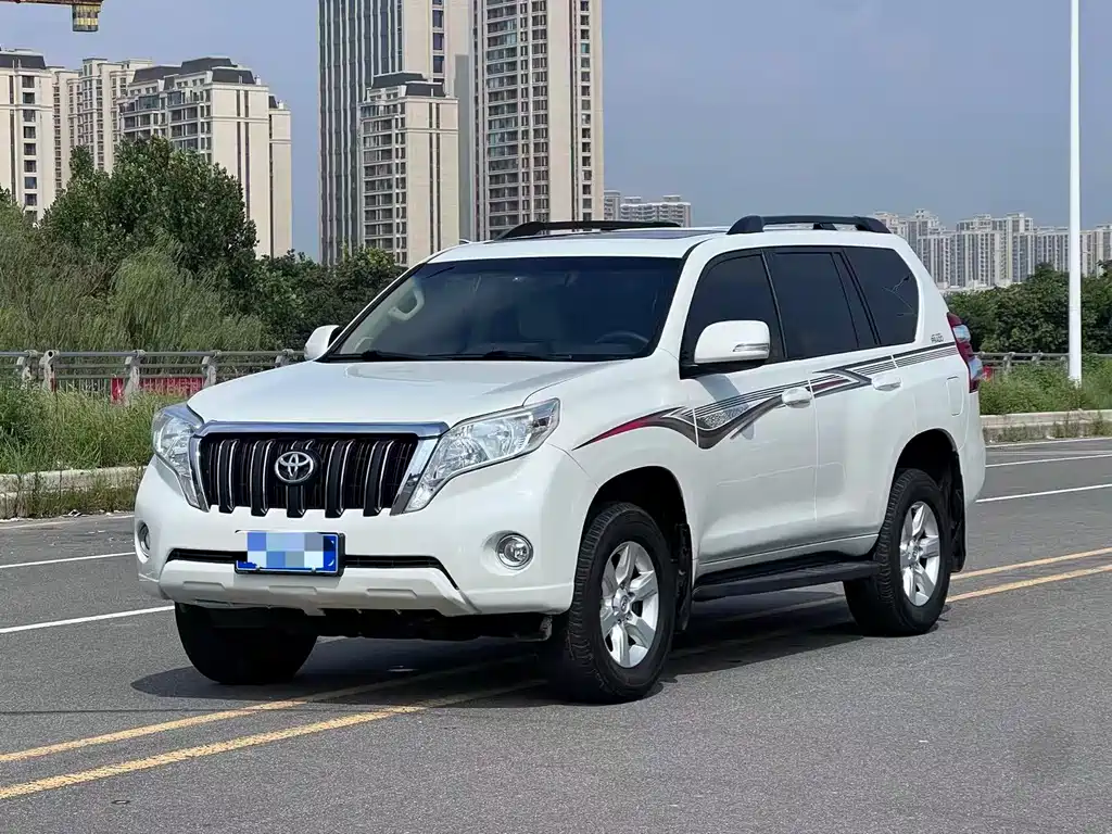 Toyota Prado 2017 — фото 1