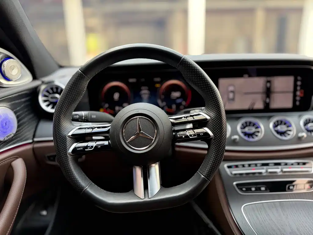 Mercedes-Benz E-Class 2023 — фото 14