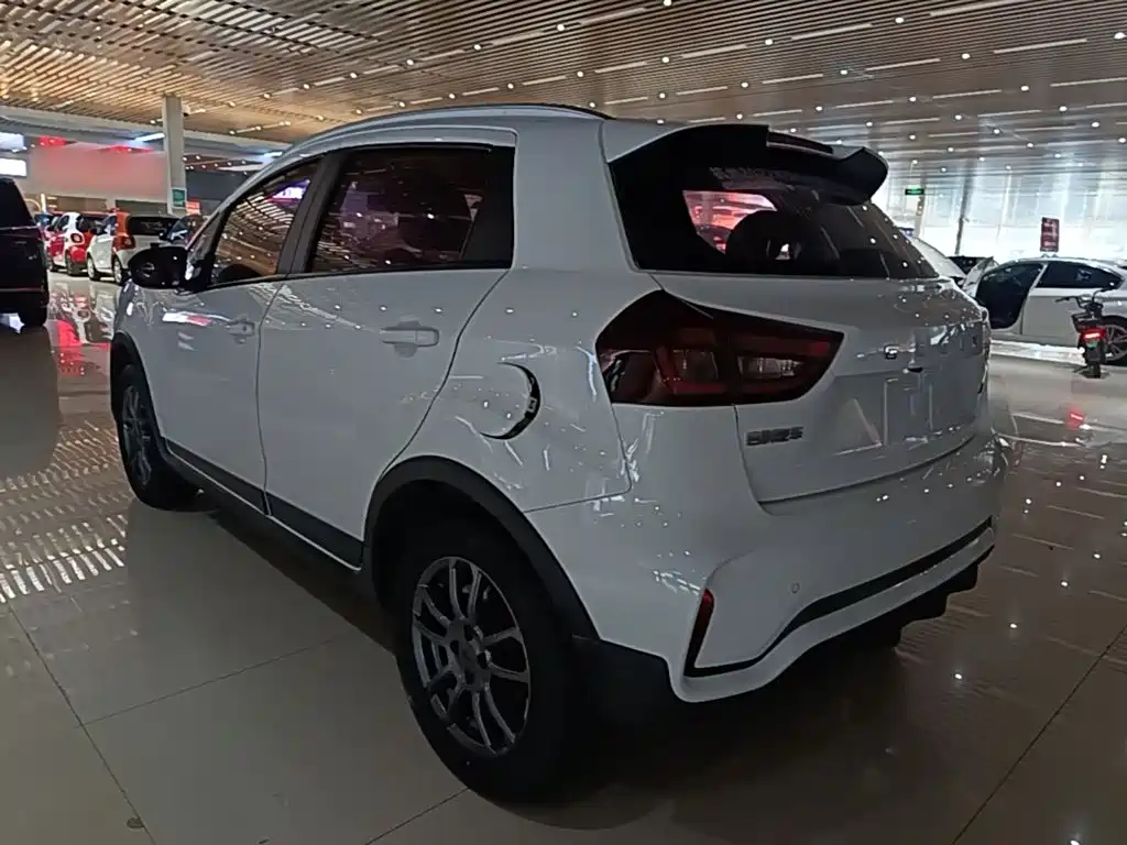Geely Vision X3 2022 — фото 5